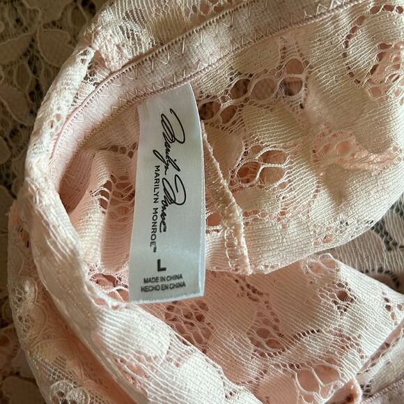 NWT Marylin Monroe Intimates in Painted Rose Lace Intimates Bodysuit Size Large - Picture 9 of 11